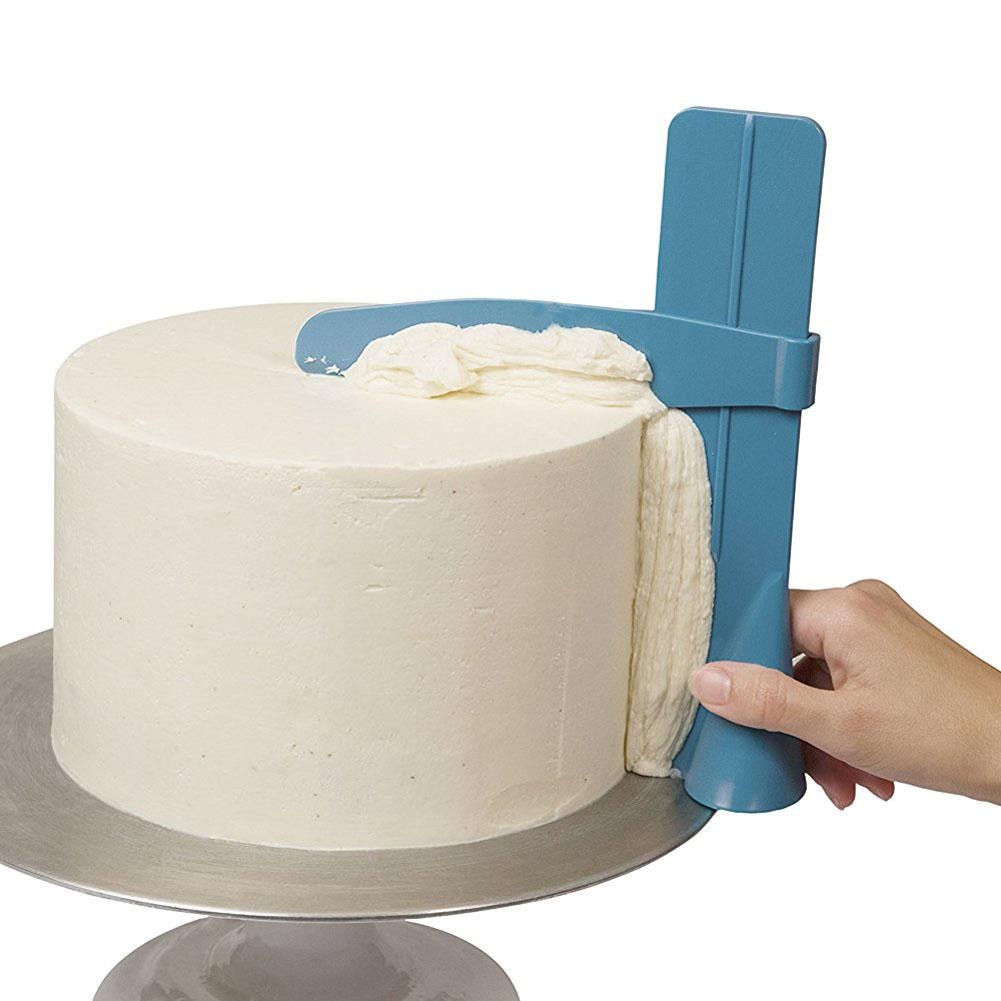Spatule ajustable bleue pour tout type de cake